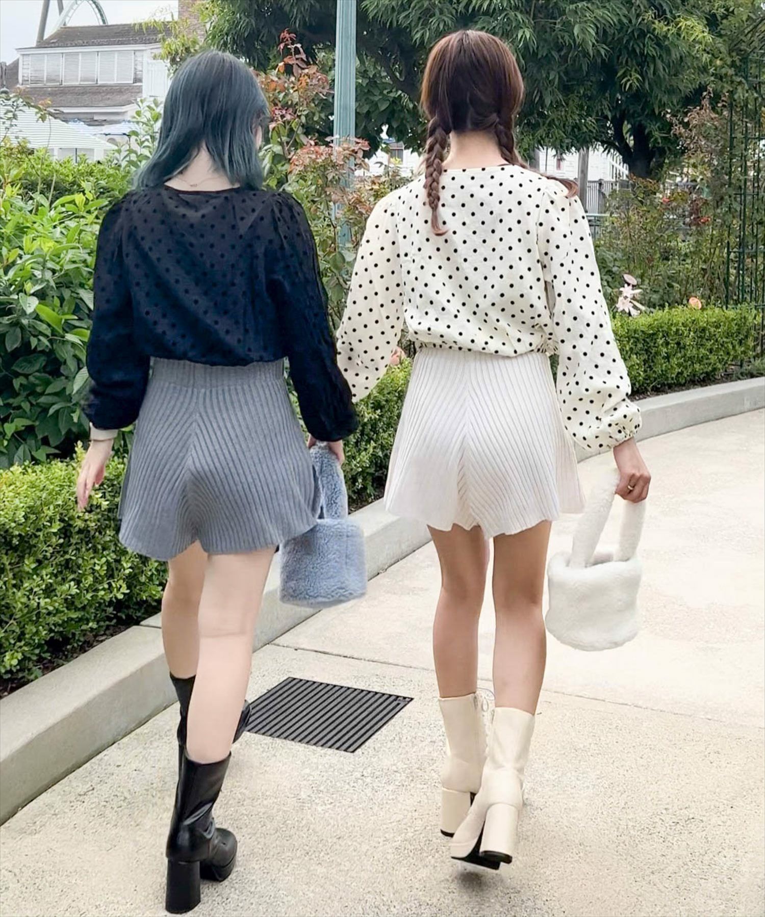 LILY BROWN（リリーブラウン）の「フロントギャザーブラウス
