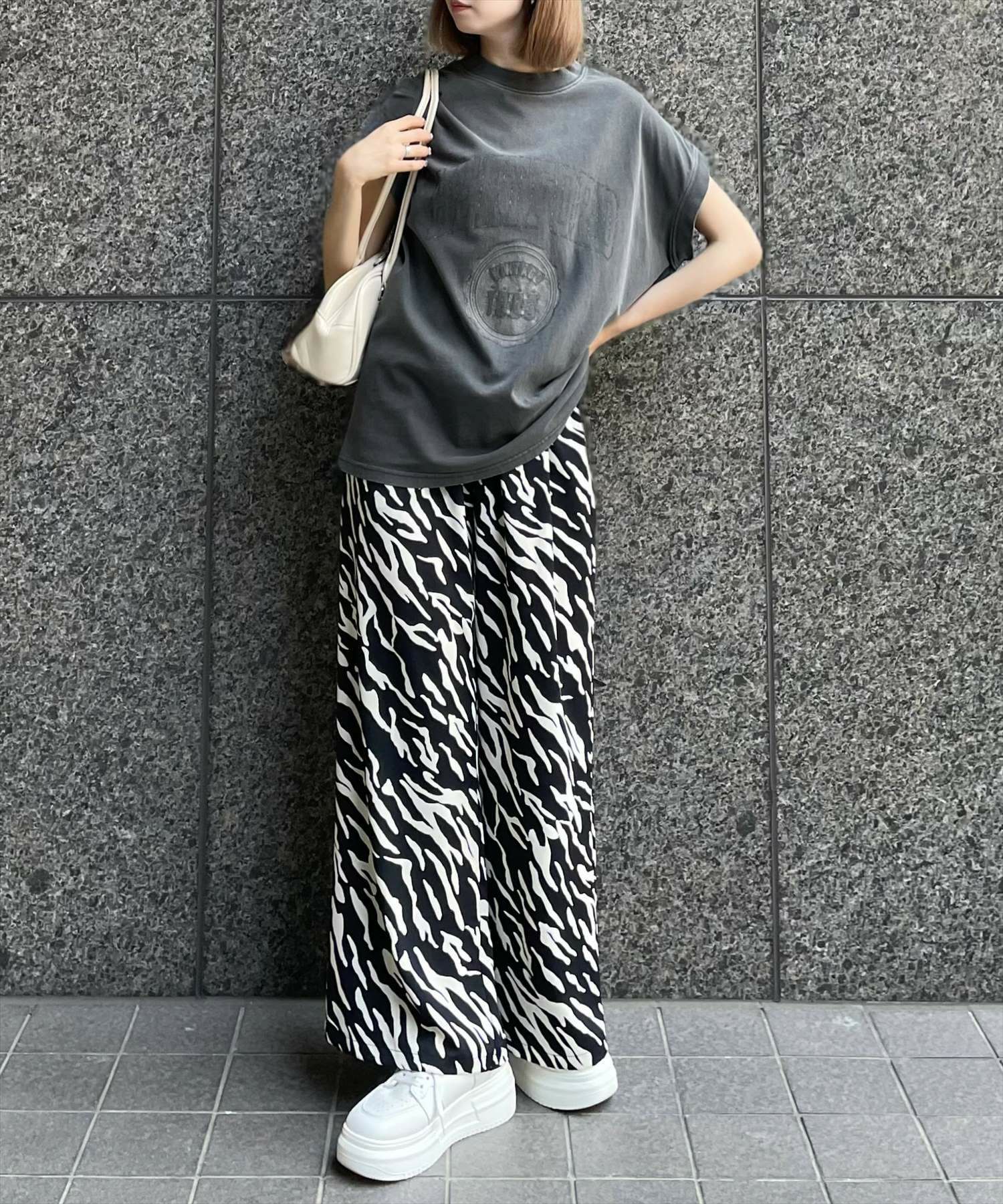 160㎝/ブラック着用