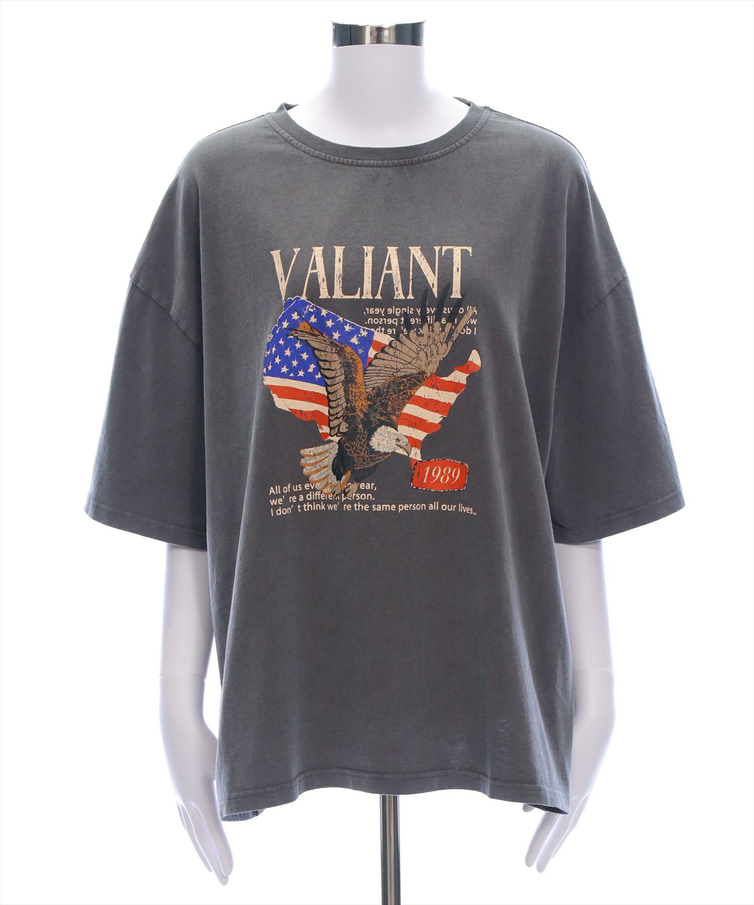 チャコールグレー