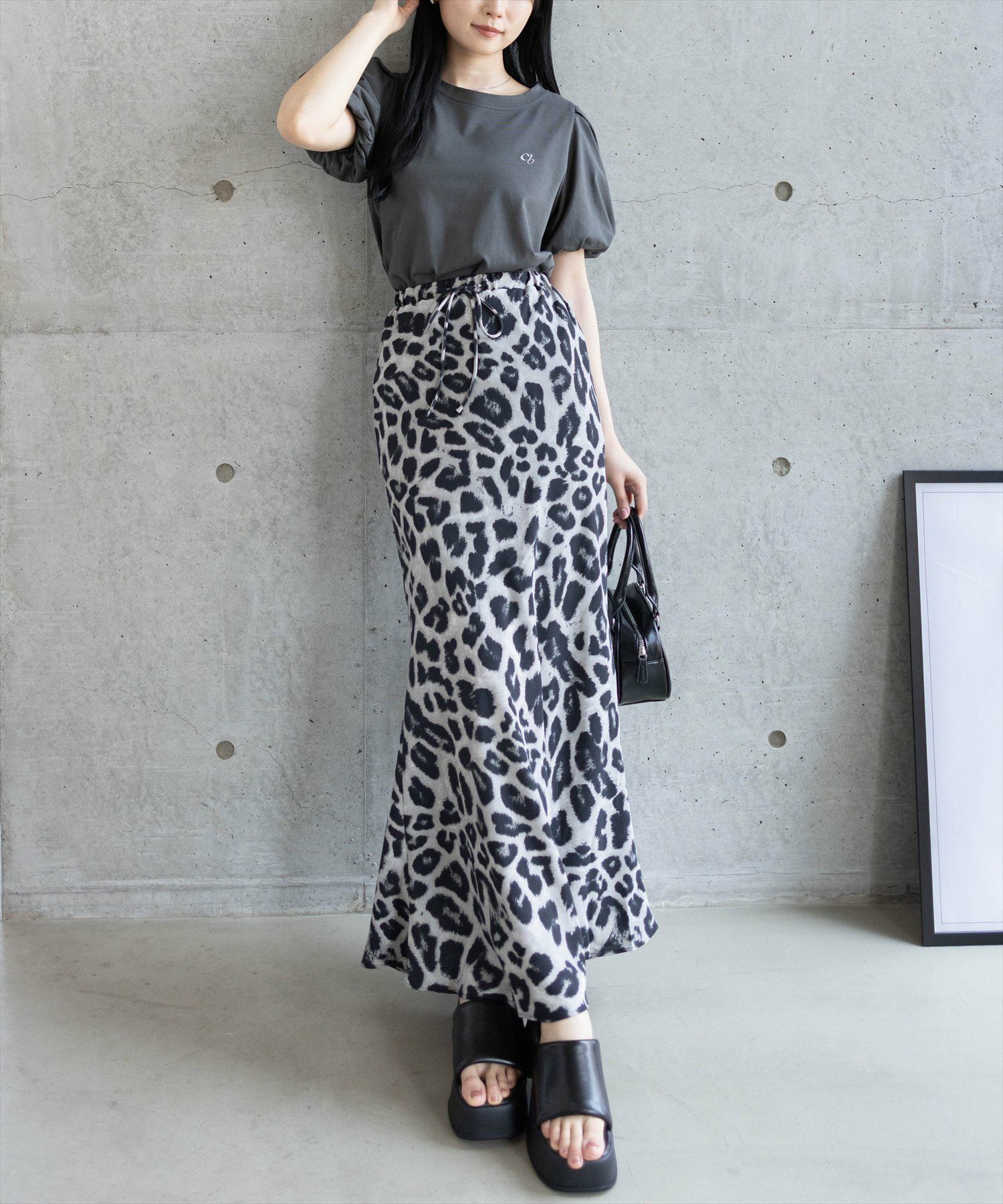 162cm/チャコールグレー着用