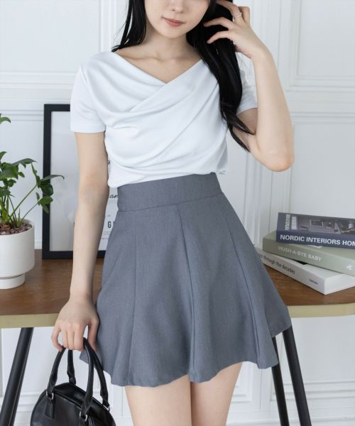 美品✨PLEATSPLEASE 半袖　カットソー　グレー　ボタン　襟 美品✨PLEATSPLEASE 半袖 カットソー グレー ボタン 襟
