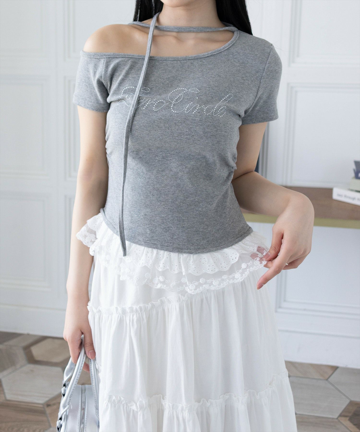 clear≪再入荷≫レースフリルロゴ入りレイヤード風カットソー