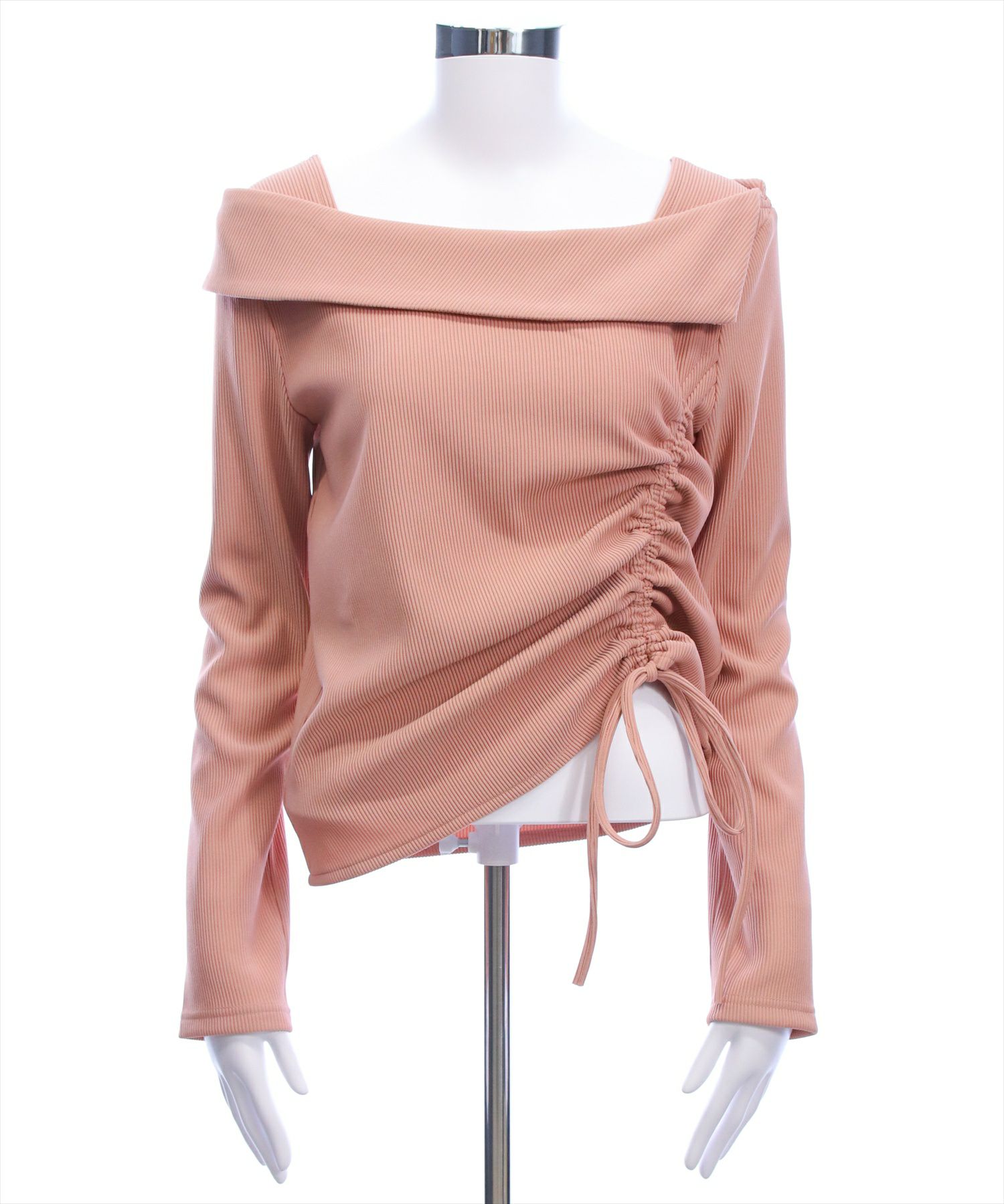 ピンクベージュ