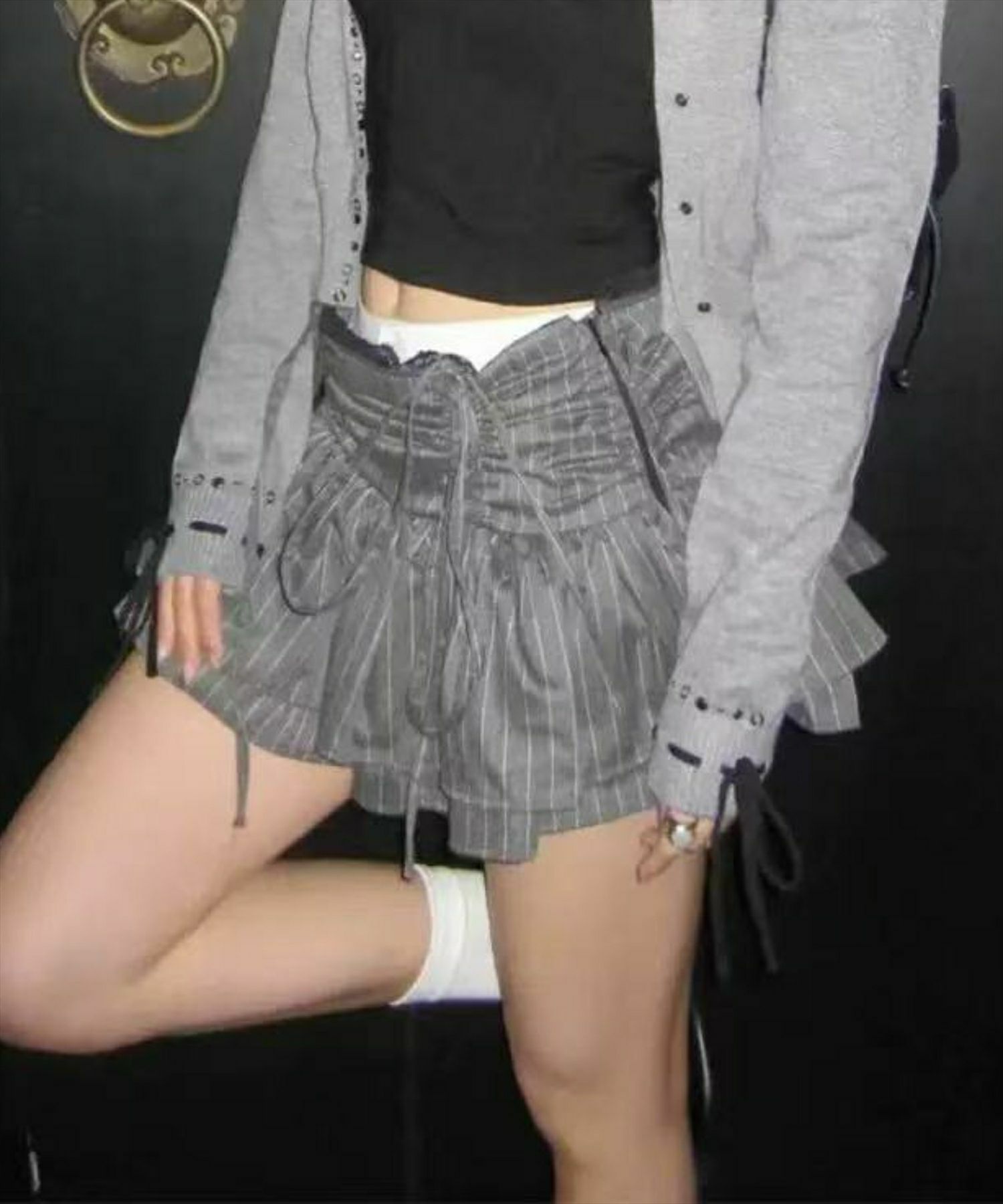 チャコールグレー