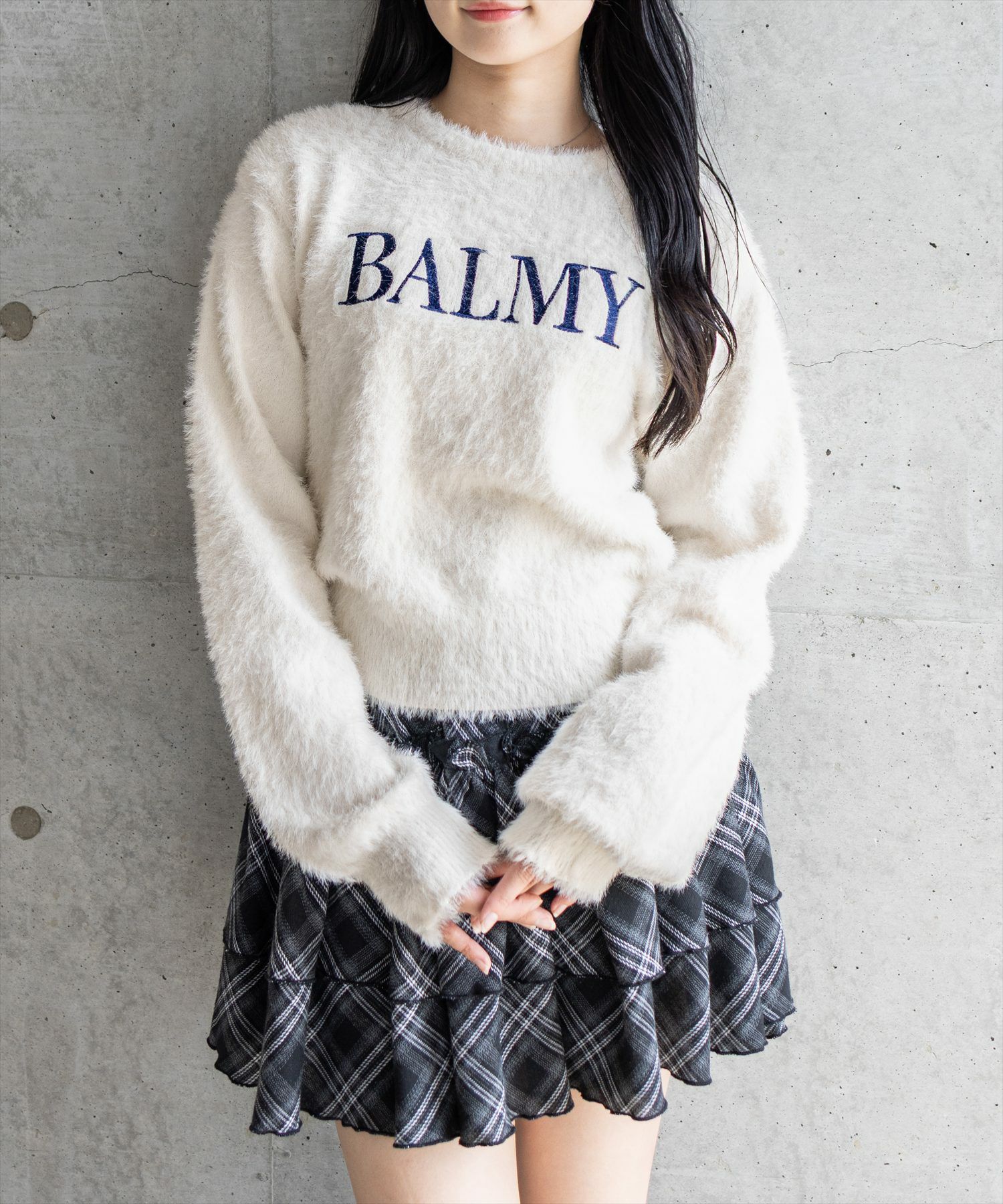 clear≪WEB先行販売/AW新作≫フェザー刺繍ロゴニットトップス