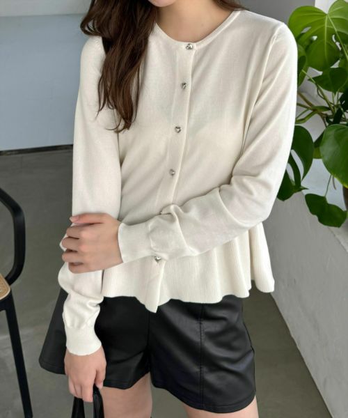 COLUMN コラム ペプラム ニット カーディガン 22AW カシミヤ混 白 COLUMN コラム ペプラム ニット カーディガン 22AW カシミヤ混 白