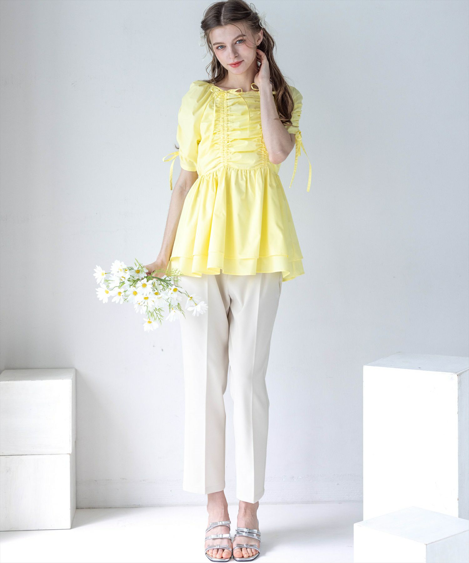 175cm/アイボリー着用