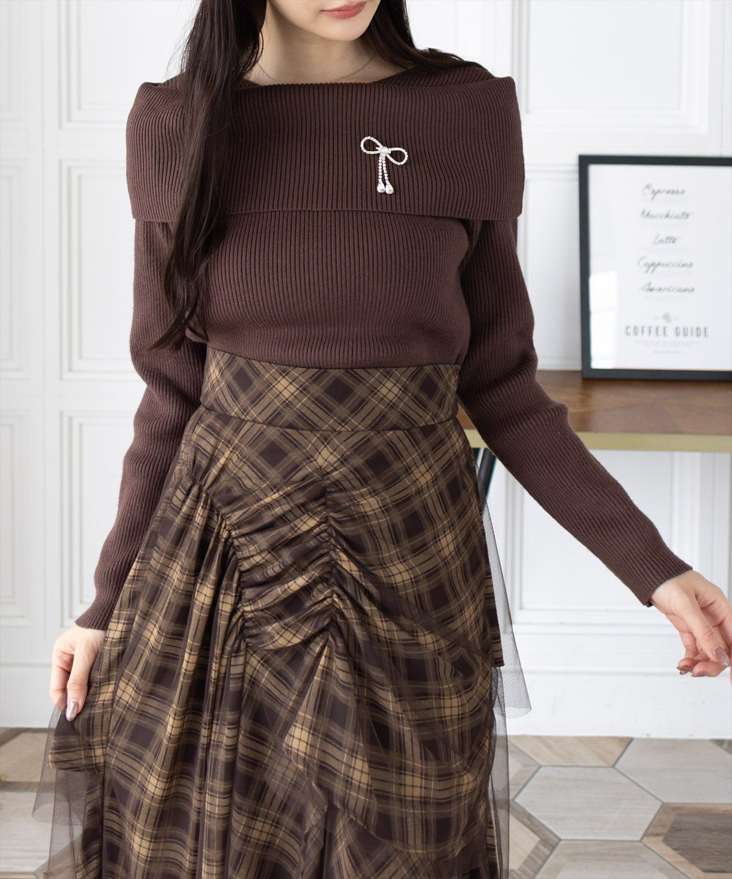 clear≪再入荷≫ブローチ付きオフショルニットトップス[CL9191