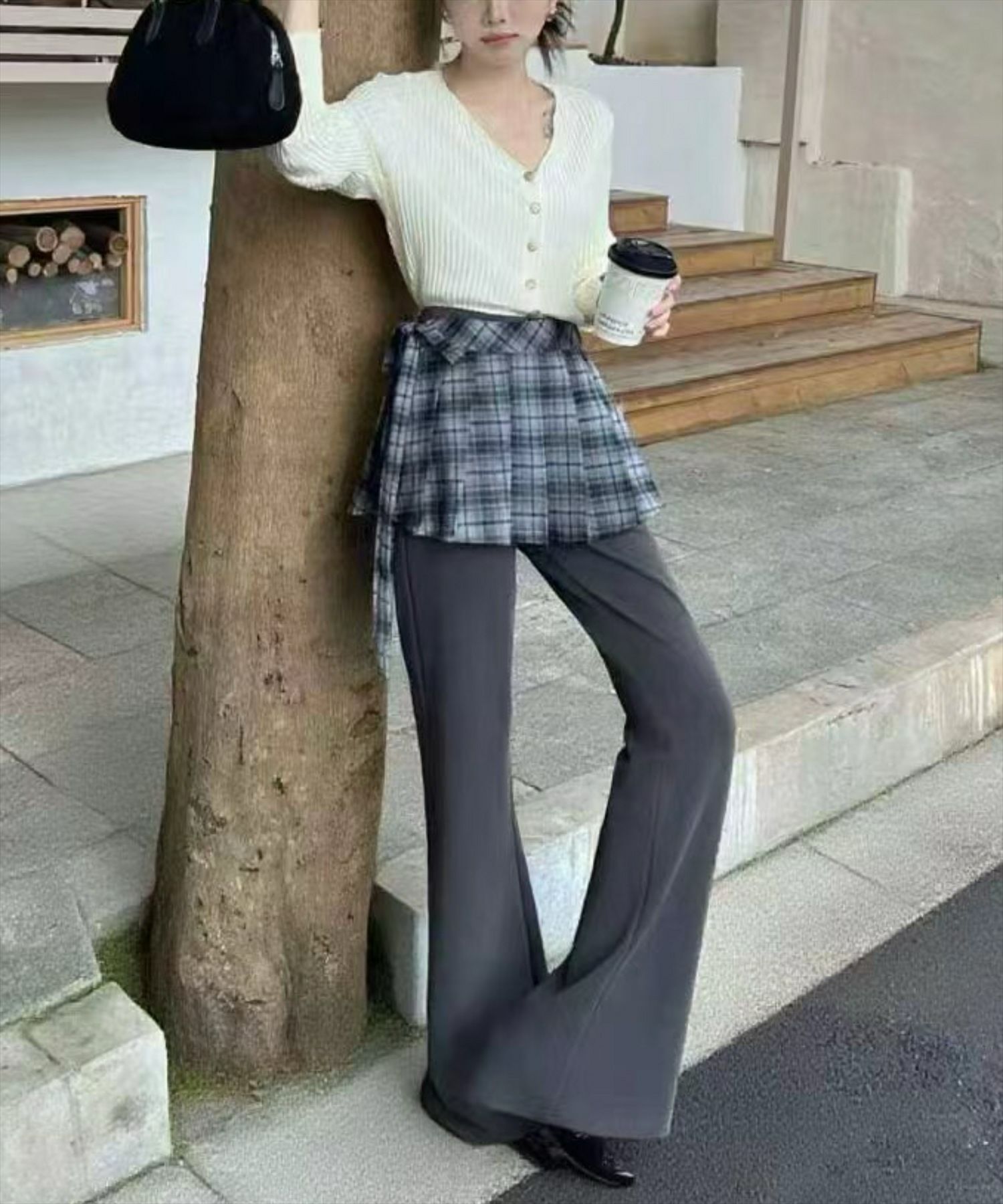 チャコールグレー着用