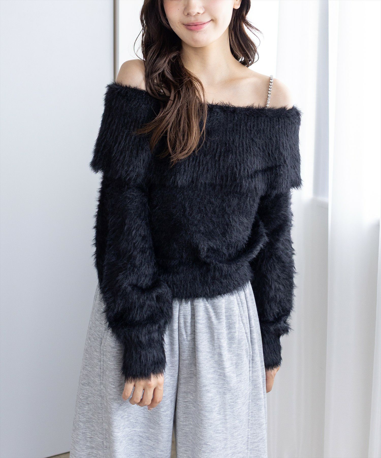 clear≪AW新作/再入荷≫肩ビジューフェザーオフショルニットトップス