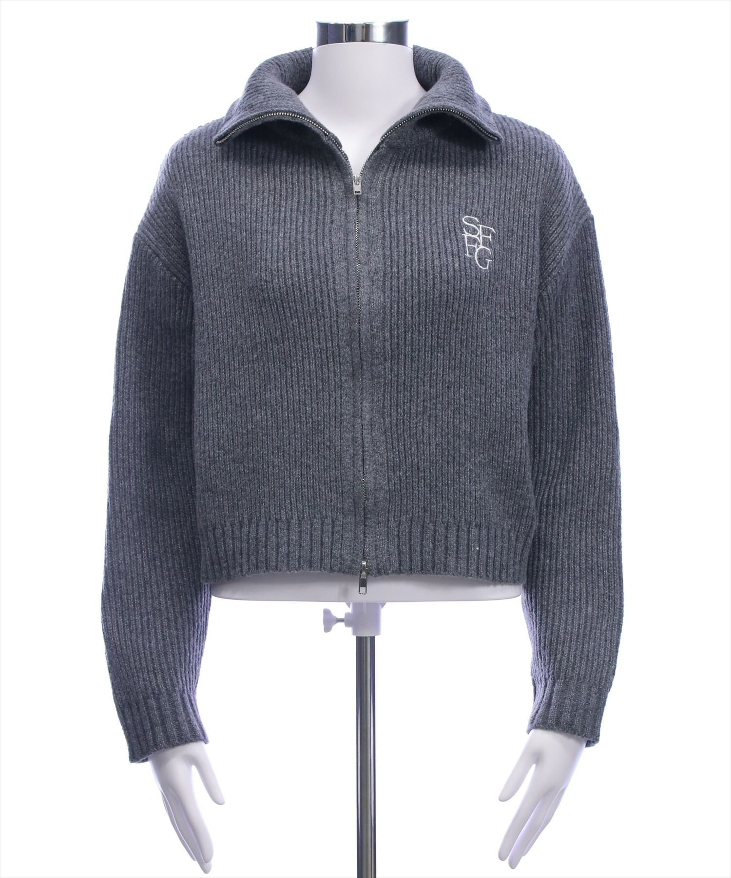 チャコールグレー