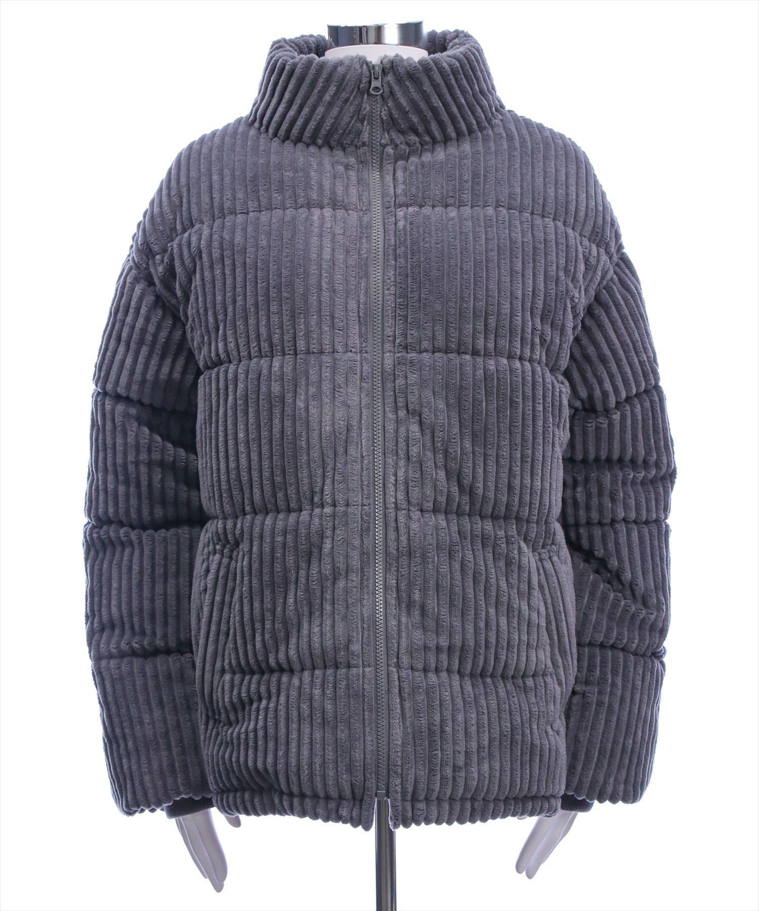 チャコールグレー