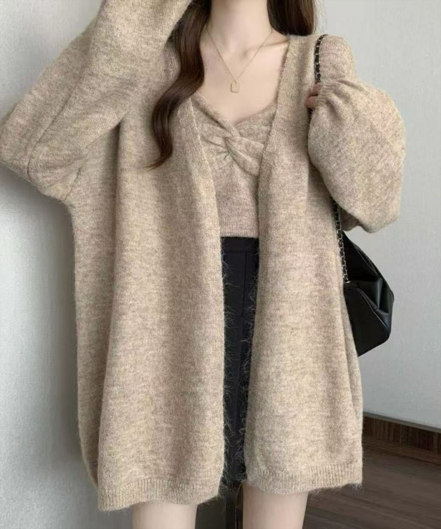 ベージュ