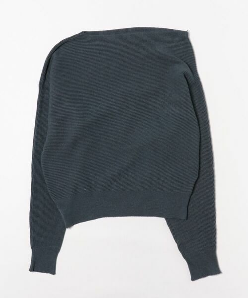 グレー